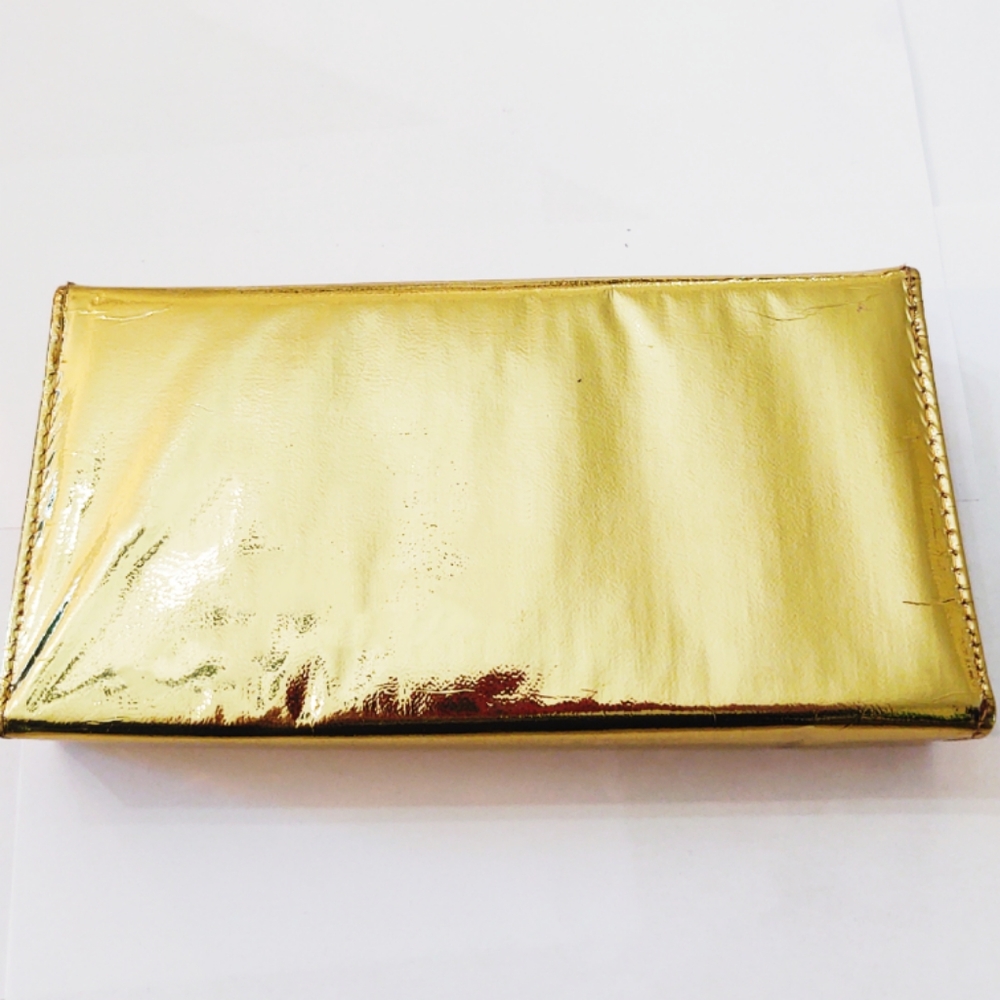 Vintage 1970s Gold Lamé Clutch with Compact - Picture 9 of 10